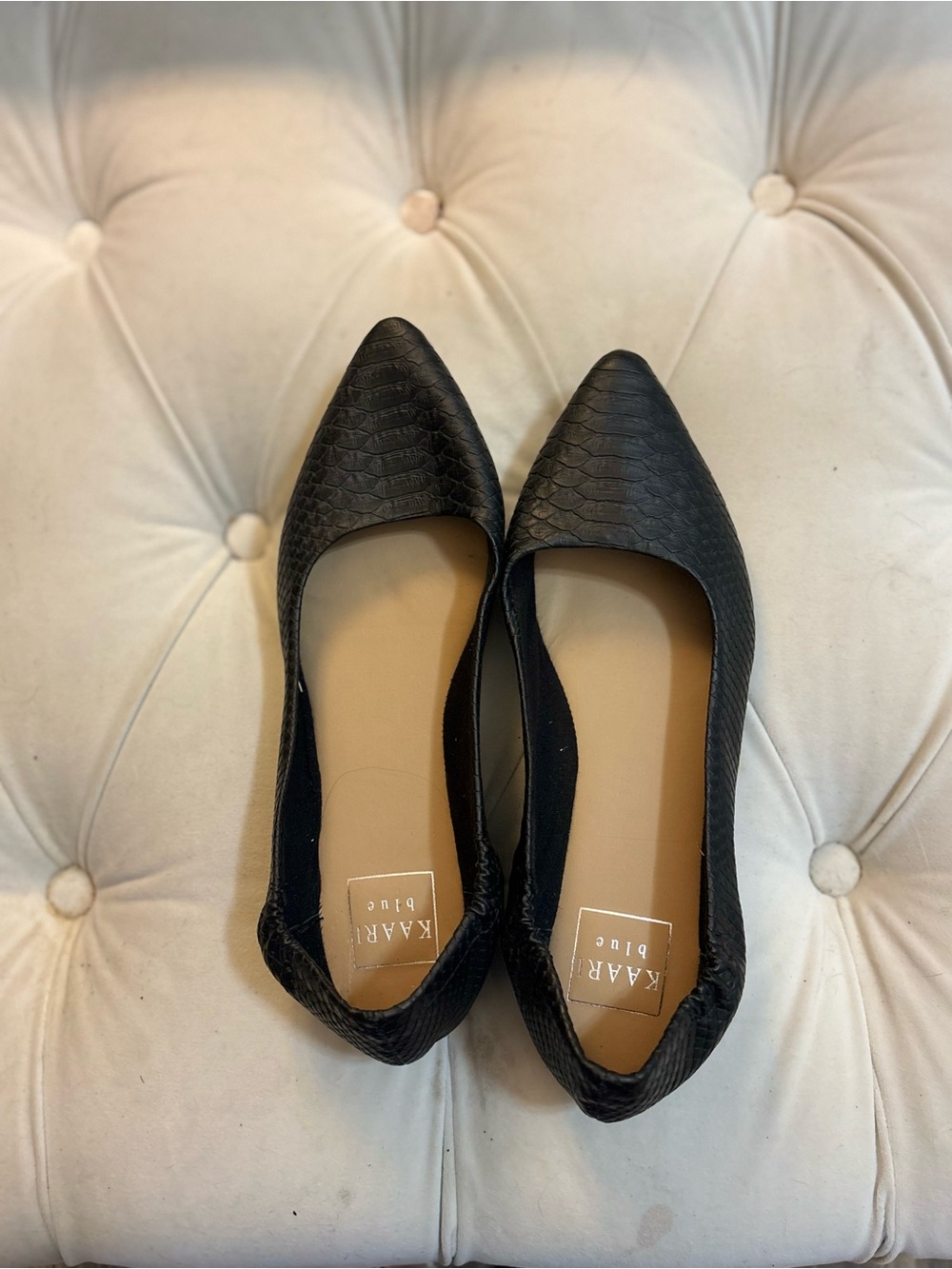 Kaari Blue Black Textured Pointed-Toe Flats
